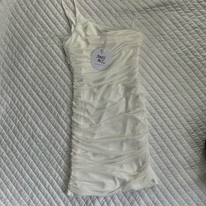 WHITE ONE SHOULDER PRINCESS POLLY DRESS SZ 6